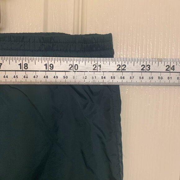 Umbro Shorts Men's XL Green - Picture 3 of 8